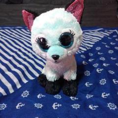 水色と黒のぬいぐるみ