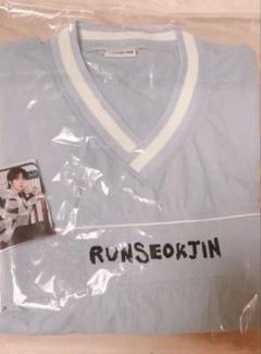 BTS ジン RUNSEOKJIN JAPAN VネックT Mサイズ - メルカリ