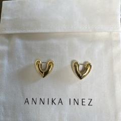 ANNIKA INEZ HEART SILVER ピアス　柳橋唯さん愛用 ANNIKA INEZ HEART SILVER ピアス 柳橋唯さん愛用 - メルカリ