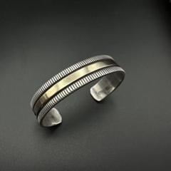 Navajo Bruce Morgan チゼルワーク バングル 14K Navajo Bruce Morgan チゼルワーク バングル 14K - メルカリ