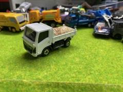 トミカ　エルフダンプ2台 2025年最新】トミカ エルフ ダンプの人気アイテム - メルカリ