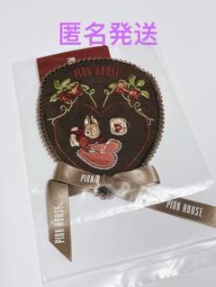 ピンクハウス　うさぎといちごの刺繍ワッペンブローチ ピンクハウス うさぎといちごの刺繍ワッペンブローチ - メルカリ
