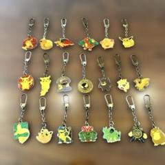 ポケモン　メダルスイング　袋未開封　15個で　当時の外箱付き　希少品 ポケモン メダルスイング 袋未開封 15個で 当時の外箱付き 希少