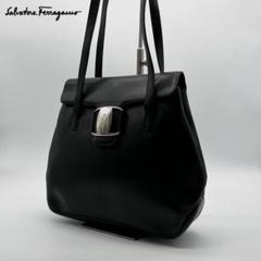 【美品】デンハマノ トートバッグ ガンチーニ レザー ブラック 極美品】 Ferragamo レザー トートバッグ ガンチーニ ブラック
