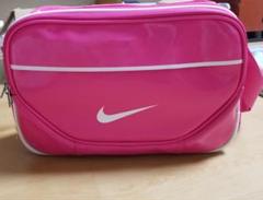 ナイキ NIKE エナメルバッグ