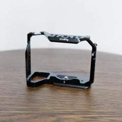 l*♡様 美品 SONY α7RV 純正バッテリー＋1個付 α7R V「ILCE-7RM5」を開封して付属品をチェックする。バッテリー