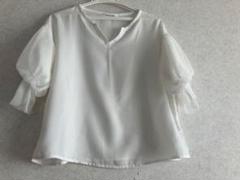 きれいめ ホワイトシフォンブラウス 半袖 フリル付き