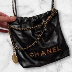 CHANEL22 シャネル22 ブラック レザー ショルダーバッグ　ミニのサムネイル