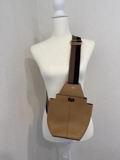 FENDI ベージュ ショルダーバッグ