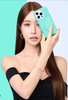 大野詩織さん　鈴木亜美さん コラボ iPhone 13Proスマホケース 大野詩織 しいちゃん iPhoneケース 鈴木亜美 - メルカリ