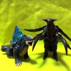 ウルトラ怪獣シリーズ　ゾンネル　バジリス　2体セットのサムネイル