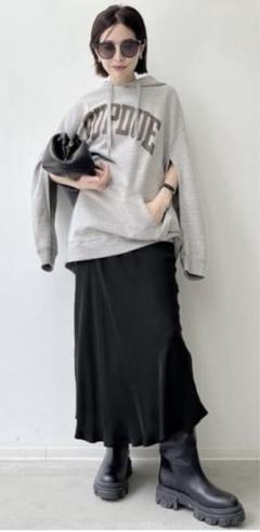 アパルトモン　Feminity Skirt　スカート　ブルー　34 アパルトモン Feminity Skirt スカート ブルー 34 - メルカリ