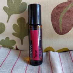 doTERRA ローズエッセンシャルオイル ローズタッチ - メルカリ