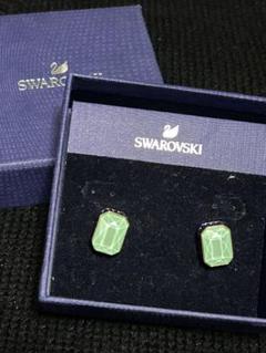 SWAROVSKI スワロフスキー　スタッドピアス