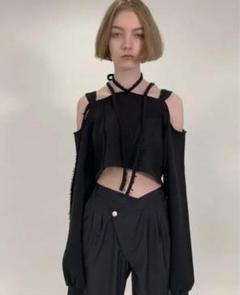 2025年最新】VIAVANDA トップスの人気アイテム - メルカリ