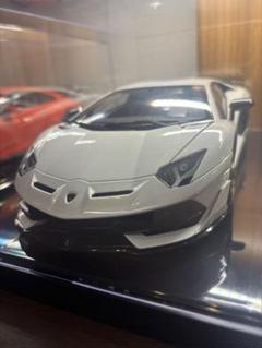 オートアート　ランボルギーニ アヴェンタドール SVJ