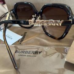新品未使用　BURBERRY ロゴサングラス　ブラウンのサムネイル