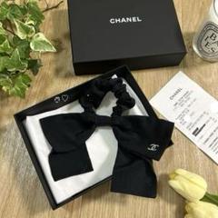 CHANEL シャネル ココマーク ロゴ リボン シュシュ　シルク AA9304 希少 CHANEL シャネル リボン シュシュ ココマーク ロゴ シルク