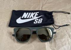 Nike SB ダークグリーン サングラス 専用ケース付きのサムネイル