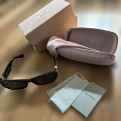 ✴︎SALE中✴︎【美品・ケース傷あり】miumiu キャットアイ