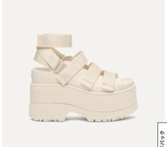 UGG 厚底サンダル　ゴールデンライズ　24 ジャスミン