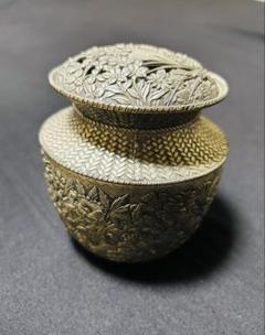 【メルカリ便】銘栄 七葉模様 三つ足香炉 香爐 高岡銅器 メルカリ便】銘栄 七葉模様 三つ足香炉 香爐 高岡銅器 - メルカリ