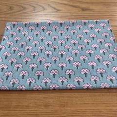 花柄　ピンク　インドシーチング　生地　ハンドメイド