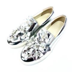 【新品未使用】TO BE CHIC フラワー パール スニーカー 銀 23.5