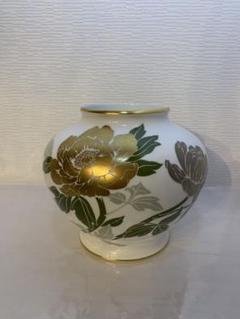 ▲大倉陶園 花瓶 牡丹 花器 金・銀彩 白磁器 大倉陶園 - 花瓶 (金蝕牡丹)の通販 by M&M's shop｜オオクラ