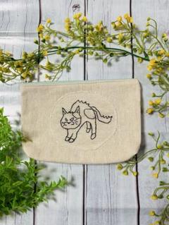 限定１個　猫ポーチ　猫刺繍　猫柄　やんのかステップ