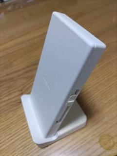 docomo ワイヤレスチャージャー 04 ホワイト