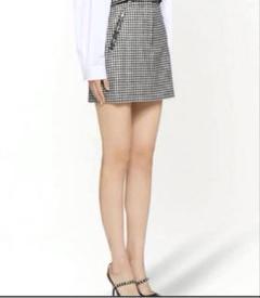 極美品✨miumiu 2022年モデル　チェック柄スカート　ダークグレー 8045001005076_1.jpg?v=
