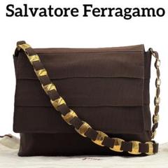 良品　フェラガモ　チェーンショルダーバッグ　ジニー　ヴァラリボン　サフィアーノ Salvatore Ferragamo(サルヴァトーレフェラガモ) ヴァラリボン
