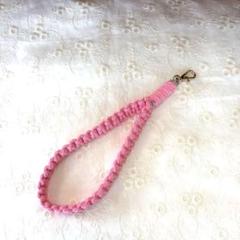 ハンドメイド　ハンドストラップ　スマホストラップ　　ピンク
