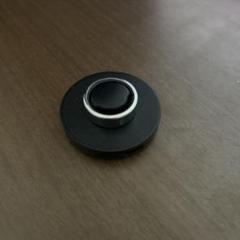 値下げ★【美品】Ouraリング ブラック 充電ケーブル付き 2025年最新】oura ring 充電器の人気アイテム - メルカリ