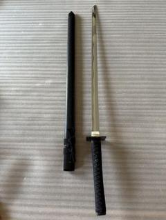 美品 模造刀 打刀 コスプレ黑鞘 鞘付長さ約106cm 鉄鍔 FL52 美品 模造刀 打刀 コスプレ黑鞘 鞘付長さ約106cm 鉄鍔 FL52