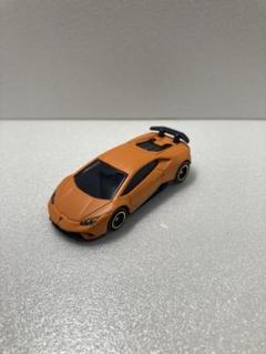 トミカ　1/62 ランボルギーニ　ウラカン　ベルフォルマンテ