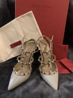 VALENTINO ロックスタッズアンクルストラップパンプス ライト