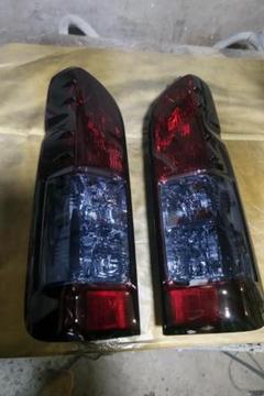 ハイエース200系納車外し純正テールベースグラデーションスモーク塗装キャンディ ハイエース200系新車外し純正テールベースキャンディーBK