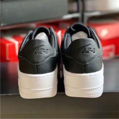 NIKE Wエアフォース1セージ◆24.5cm