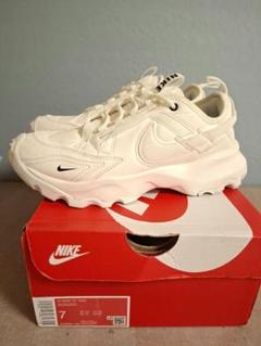 美品】NIKE TC7900 24cm セイルホワイト スニーカー - メルカリ