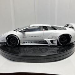 アオシマ1/24ランボルギーニムルシエラゴプラモデル完成品 アオシマ1/24ランボルギーニムルシエラゴプラモデル完成品