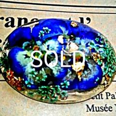 【１着でも送料無料】 ビオラ NO.10 ブローチ レジン ハンドメイド 匿名配送 メルカリ - アクセサリー