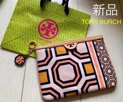 ★新品TORY BURCHトリーバーチ　クラッチバッグ★のサムネイル
