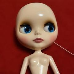 ブライス　アイルロファイルスタイル　頭皮無し本体とスタンドのサムネイル