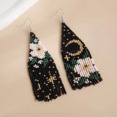 フックピアス タッセルビーズ ゆれる エスニック アジアン ボヘミアン 三色展開