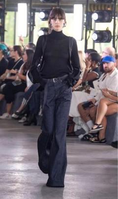 【SACAI】 ブーツカットジーンズ ベルト付き♪ m55172463683_1.jpg?1738631569