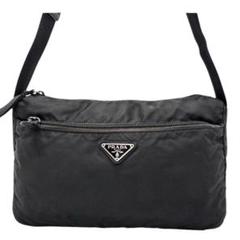 PRADA プラダ ショルダーバッグ サコッシュ 三角ロゴ