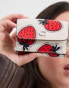 COACH コーチ 三つ折り財布 2024新作 CU473 イチゴ レディース