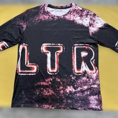 ⭐️黒地の柄模様のＬＴＲ　アンダー　Ｔシャツ⭐️
